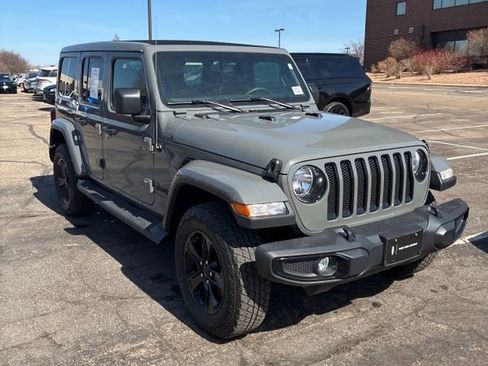 Used 2023 Jeep Wrangler Unlimited Sahara image 12