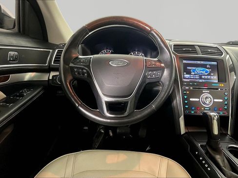 Used 2016 Ford Explorer Platinum AWD/4WD image 8