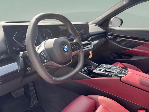 Used 2025 BMW 530i image 21