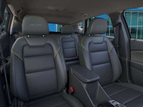 Used 2026 Chevrolet Trax ACTIV w/ Driver Confidence Package FWD image 18