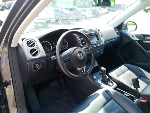 Used 2013 Volkswagen Tiguan SEL AWD/4WD image 9