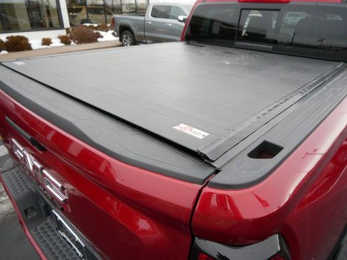 Used 2024 GMC Canyon AT4X image 9