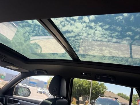 Used 2022 Volkswagen Atlas Cross Sport SE w/ Panoramic Sunroof Package AWD/4WD image 22