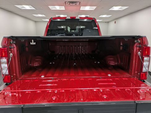 Used 2022 Ford F250 Lariat w/ Chrome Package image 25