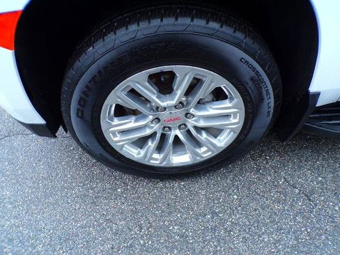 Used 2024 GMC Yukon SLT w/ SLT Luxury Package AWD/4WD image 5