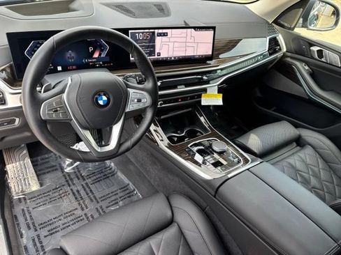 Used 2026 BMW X7 xDrive40i AWD/4WD image 16