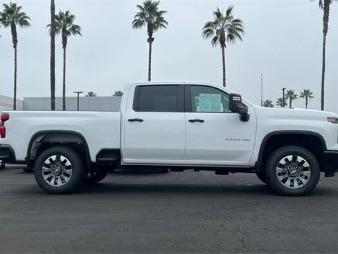 Used 2025 Chevrolet Silverado 2500 Custom w/ Custom Value Package image 3