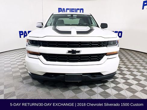 Used 2018 Chevrolet Silverado 1500 Custom image 2