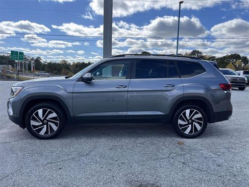 Certified 2025 Volkswagen Atlas SE image 6