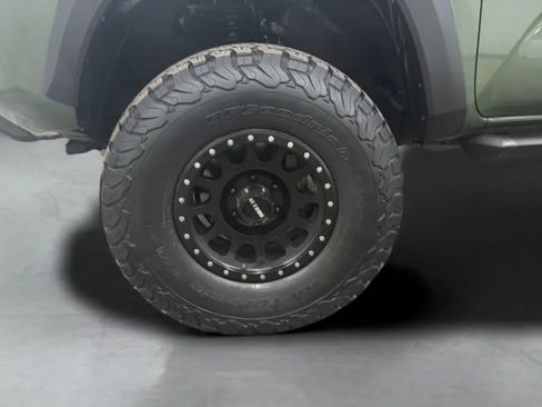 Used 2021 Toyota Tacoma TRD Off-Road w/ Technology Package RWD image 29