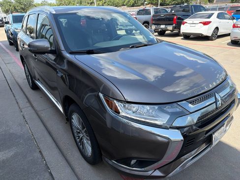 Used 2020 Mitsubishi Outlander SEL AWD/4WD image 3
