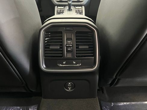 Certified 2025 Porsche Macan Turbo image 17