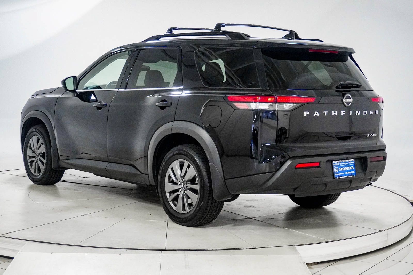 Used 2022 Nissan Pathfinder SV AWD/4WD image 6