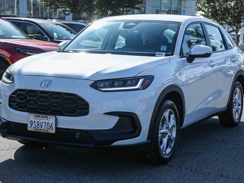 Used 2025 Honda HR-V LX image 3