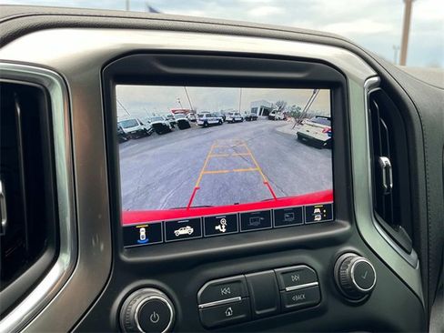 Used 2021 Chevrolet Silverado 1500 LT Trail Boss w/ Convenience Package II image 19