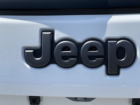 Used 2024 Jeep Compass Limited w/ High Altitude Package AWD/4WD image 19