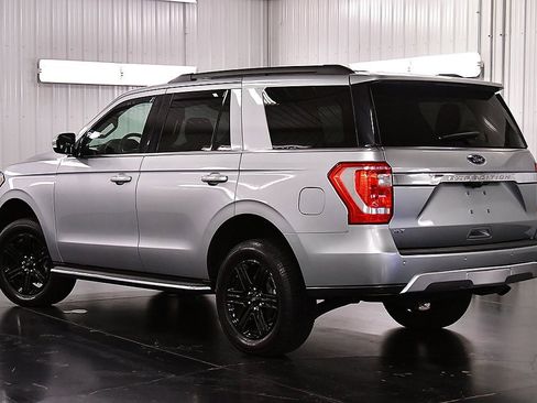 Used 2021 Ford Expedition XLT image 5