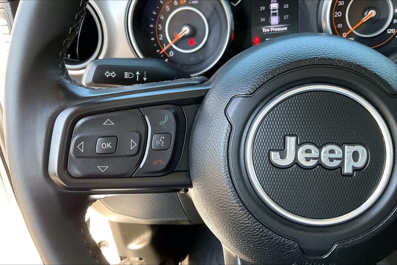 Used 2022 Jeep Gladiator Sport AWD/4WD image 20