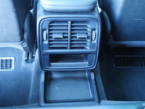 Used 2021 Porsche Taycan image 13