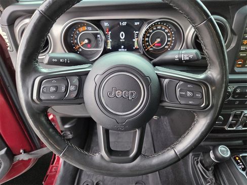 Used 2021 Jeep Gladiator Willys image 8