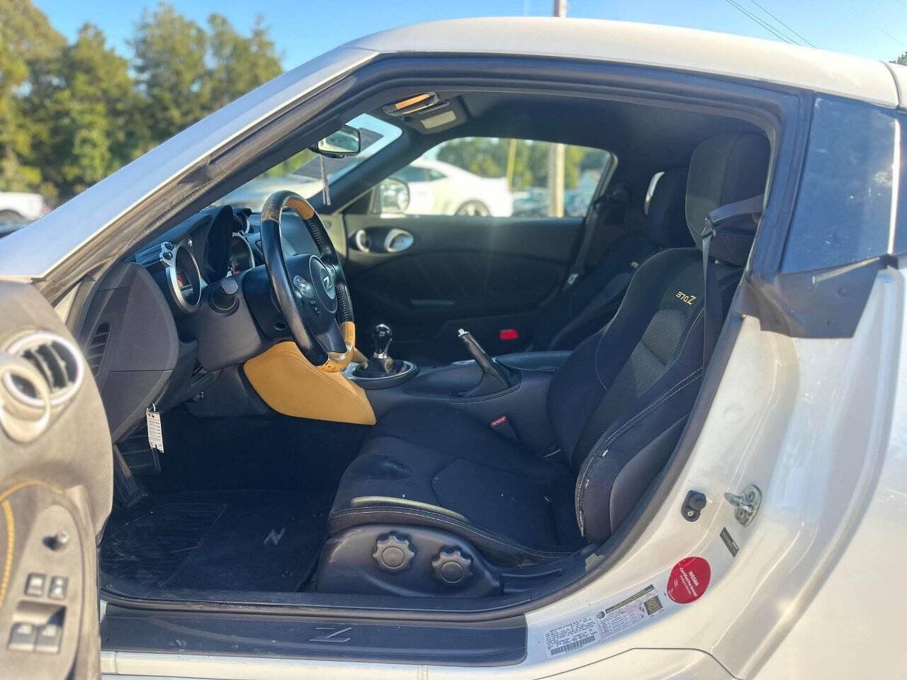 Used 2019 Nissan 370Z Coupe w/ Z34 Heritage Edition - White RWD image 13