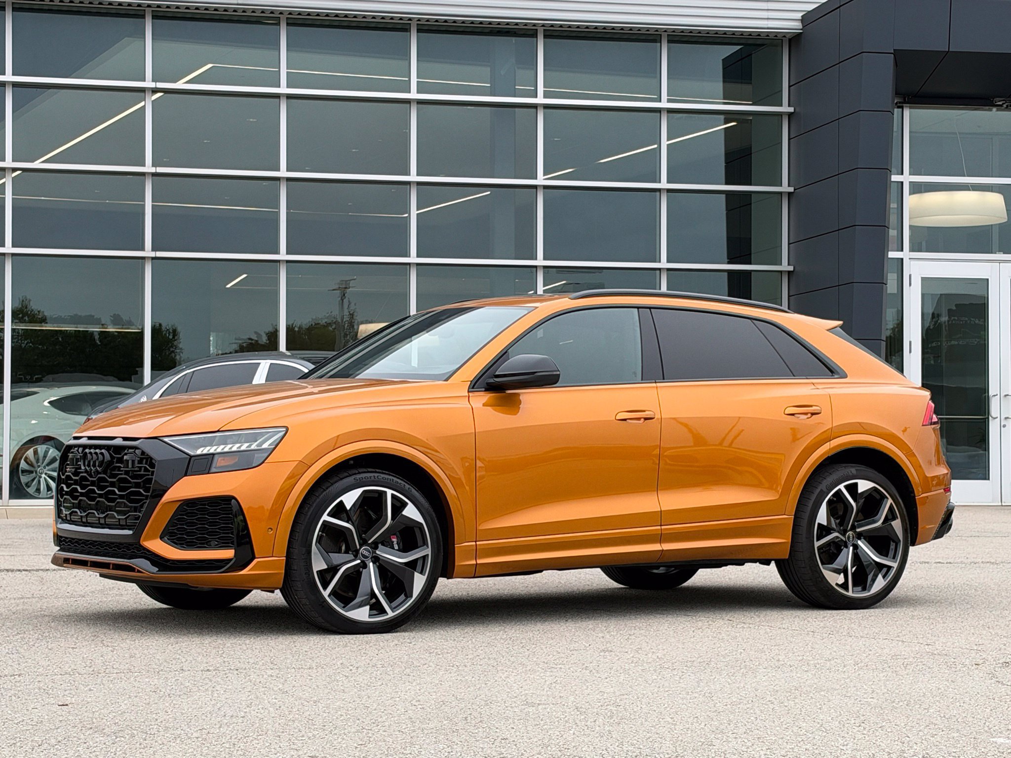 Used 2024 Audi RS Q8 w/ Black Optic Package AWD/4WD image 2