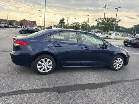 Used 2021 Toyota Corolla LE FWD image 21