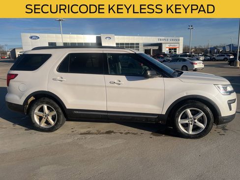 Used 2018 Ford Explorer XLT image 8