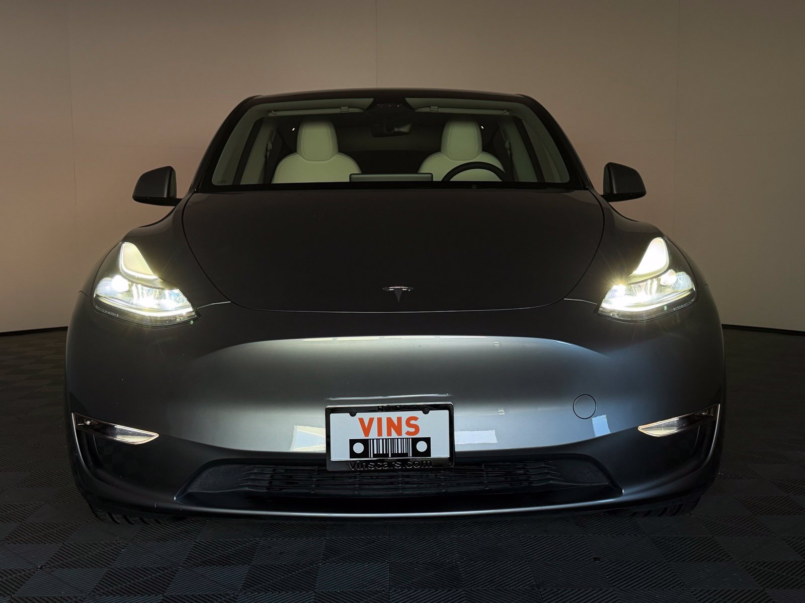 Used 2024 Tesla Model Y Long Range AWD/4WD image 3