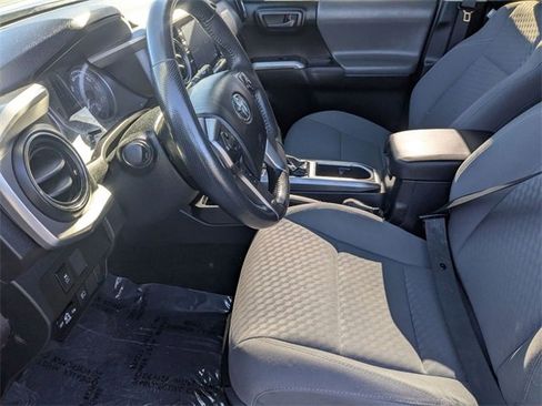 Used 2022 Toyota Tacoma 4x4 Double Cab image 17