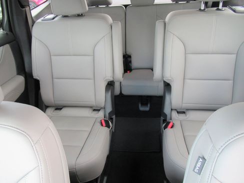 Used 2024 GMC Acadia Elevation w/ Luxury Package FWD image 30