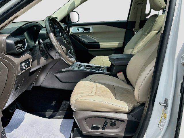 Used 2020 Ford Explorer Platinum w/ Premium Technology Package AWD/4WD image 21