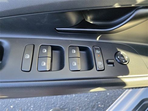 Used 2025 Hyundai Elantra Sport image 25