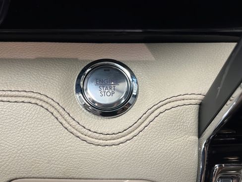 Used 2024 Lincoln Navigator Reserve AWD/4WD image 23