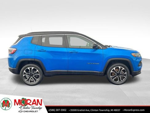 Used 2024 Jeep Compass Limited AWD/4WD image 7