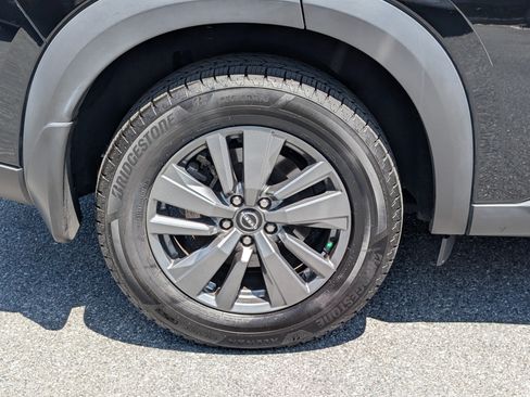 Used 2023 Nissan Pathfinder SV AWD/4WD image 10