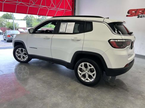 Used 2024 Jeep Compass Latitude AWD/4WD image 6