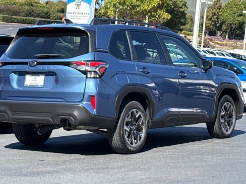 Used 2025 Subaru Forester Premium image 8