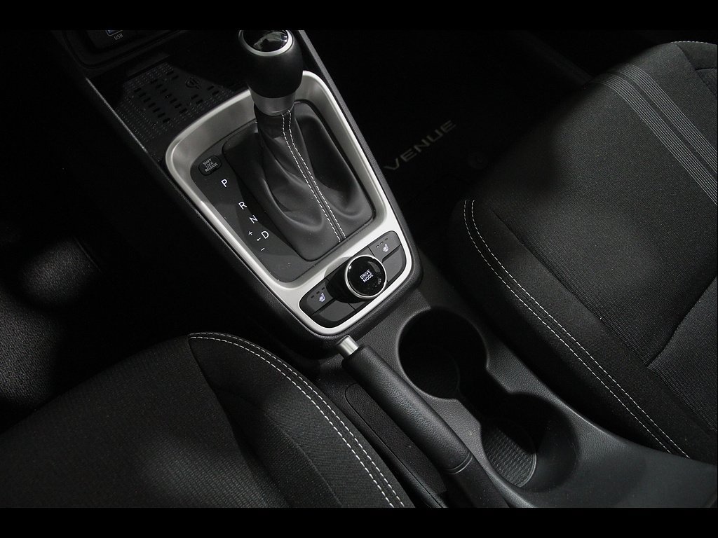 Certified 2026 Hyundai Venue SEL FWD image 15