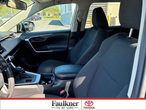 Used 2020 Toyota RAV4 LE w/ All Weather Liner Package AWD/4WD image 27