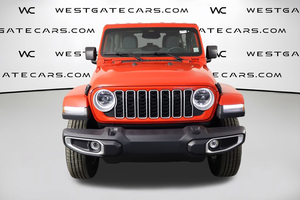Used 2026 Jeep Wrangler Unlimited Sahara AWD/4WD image 2