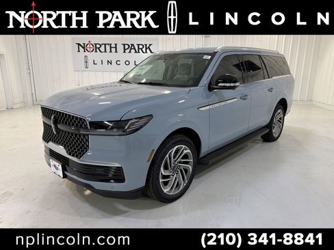 New 2026 Lincoln Navigator L Premier AWD/4WD image 1