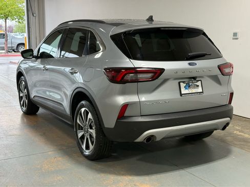 Used 2024 Ford Escape Platinum AWD/4WD image 3