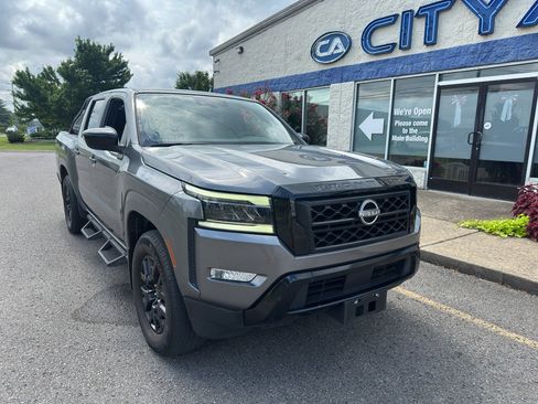 Used 2023 Nissan Frontier SV w/ Midnight Edition Package RWD image 2