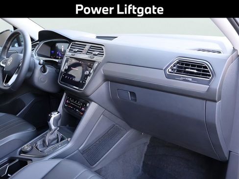 Used 2024 Volkswagen Tiguan SE image 13