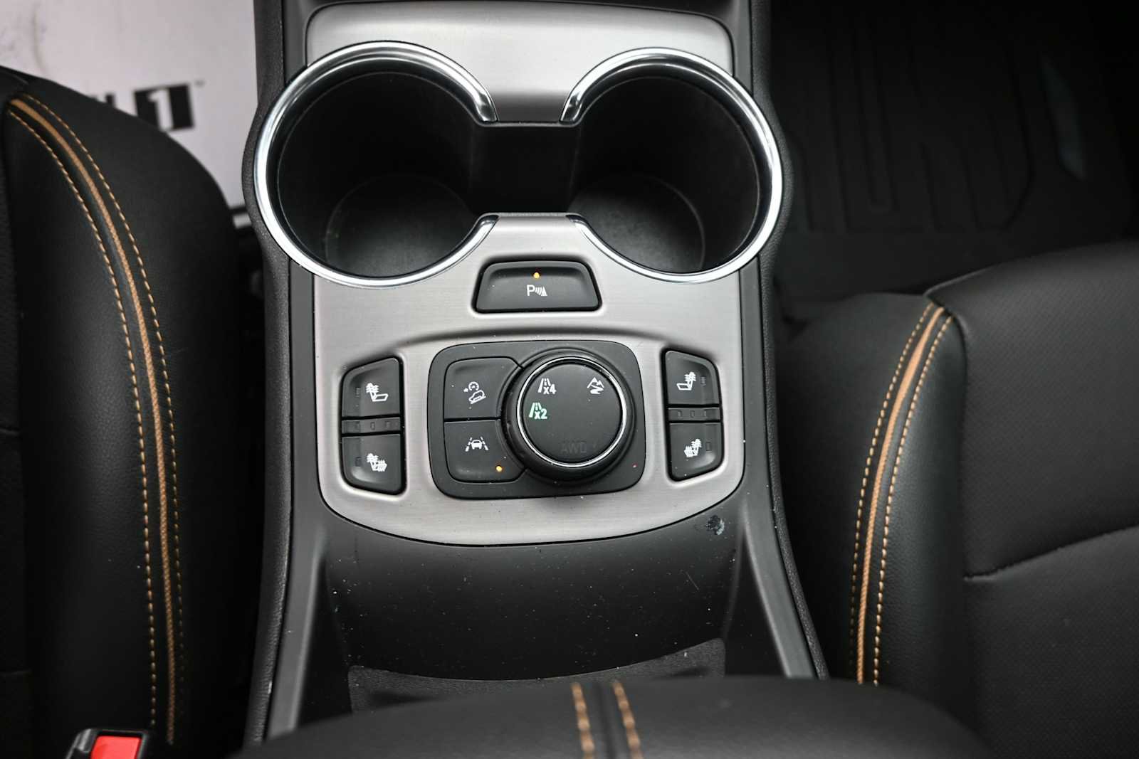 Used 2024 GMC Terrain AT4 w/ Infotainment Package II AWD/4WD image 17