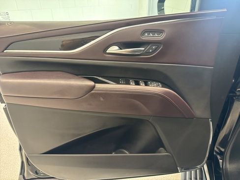 Used 2022 Cadillac Escalade Premium Luxury Platinum image 27