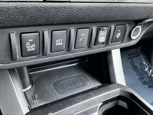 Certified 2016 Toyota Tacoma SR5 image 35