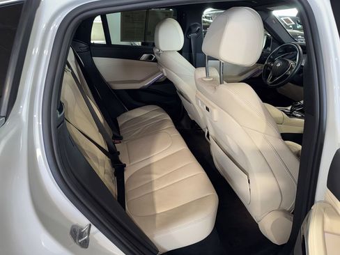 Used 2021 BMW X6 sDrive40i w/ Premium Package image 12