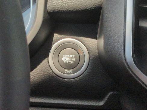 New 2026 RAM 1500 4x4 Crew Cab image 26